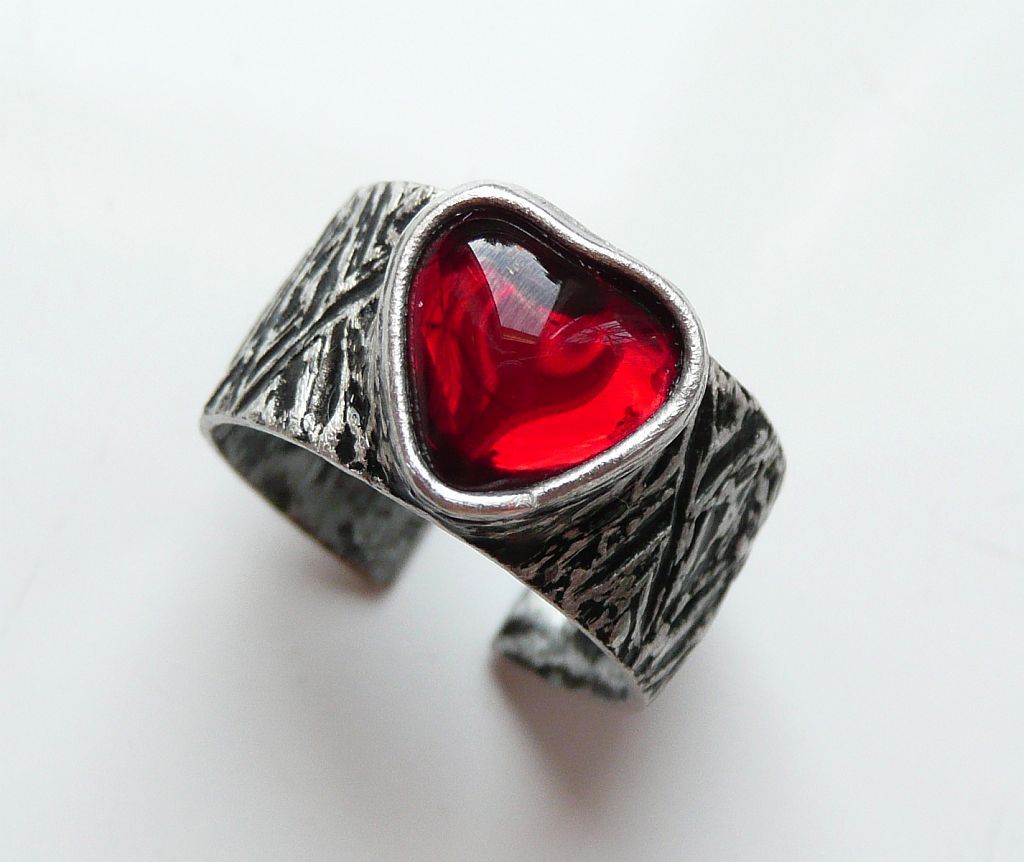 ..Nejkrásnější symbol..  /cínovaný prsten/ 