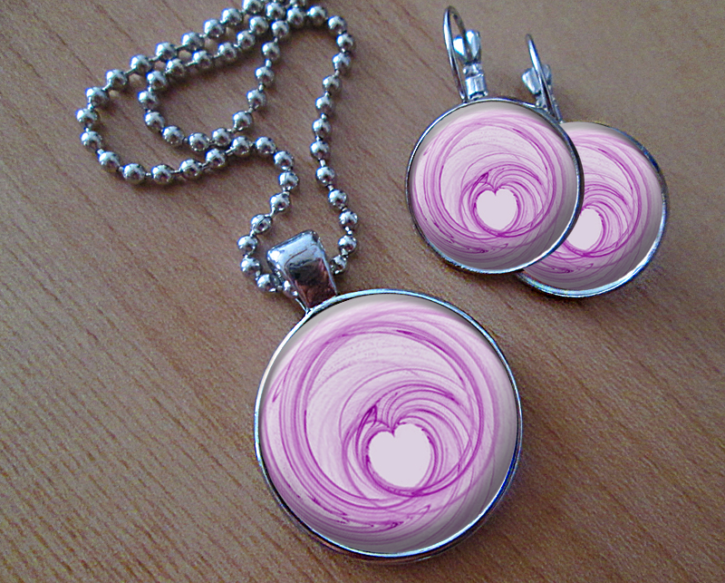 Sada náušniček a přívěsku 