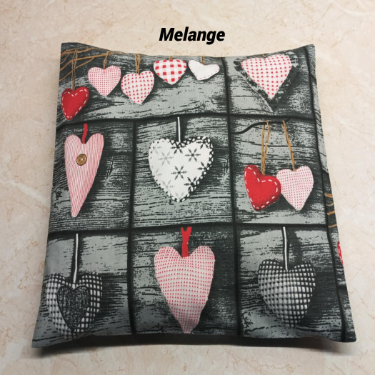    Srdíčkový plněný polštářek