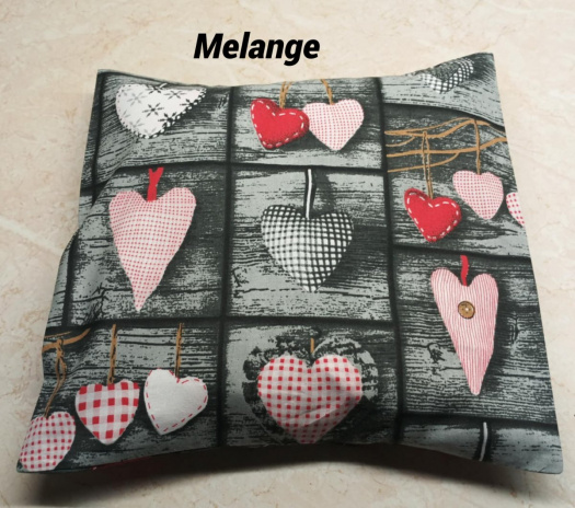    Srdíčkový plněný polštářek