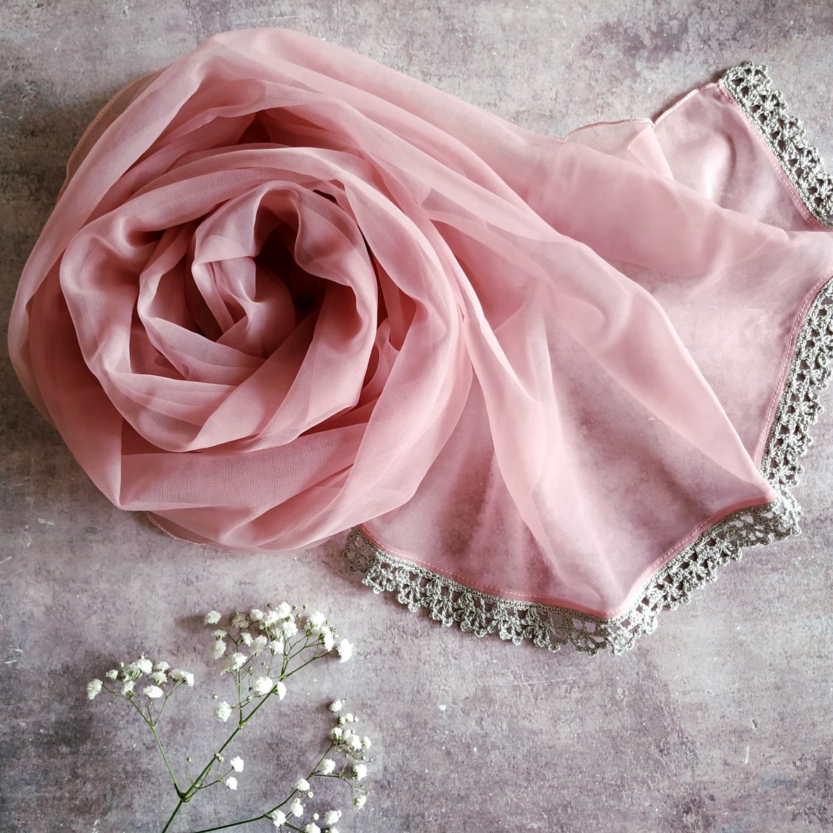 Popel z růží - vintage šál s krajkou