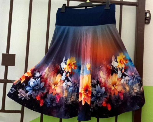Půlkolová sukně - květy na duhové S - XXL