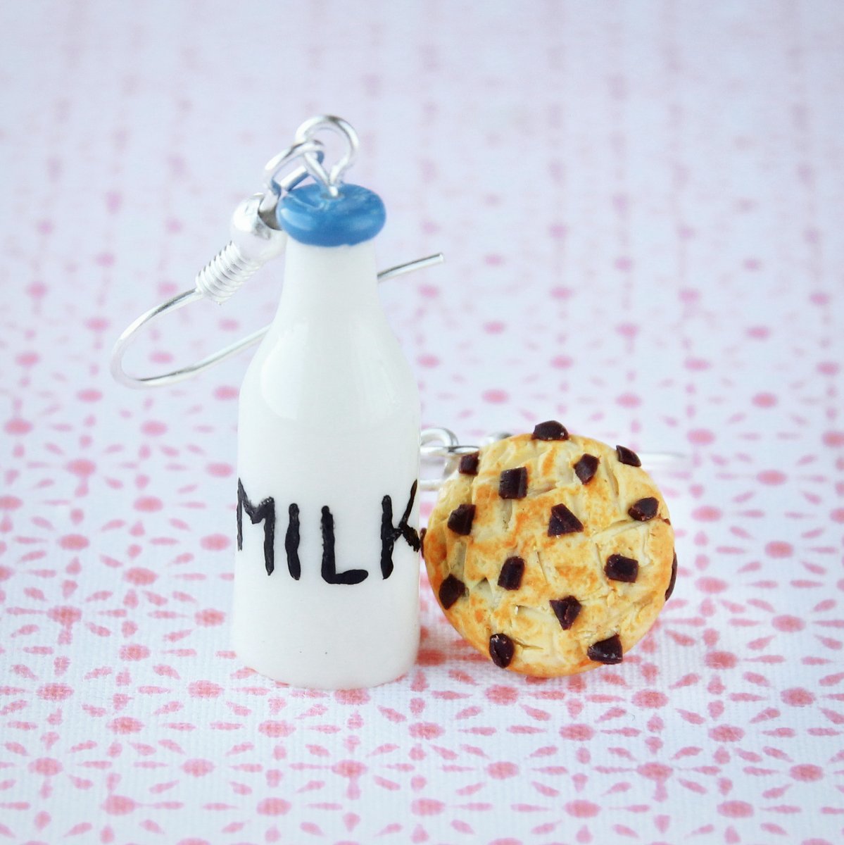 Mléko a sušenka, vtipné náušnice, fimo a pryskyřice