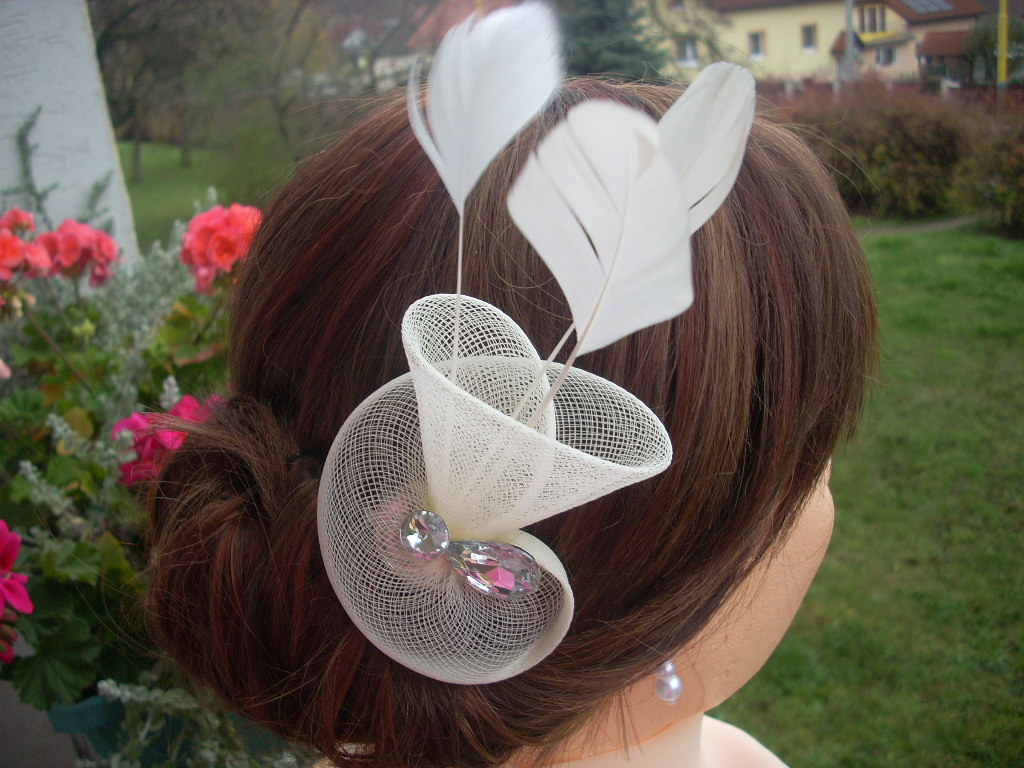 svatební fascinátor 