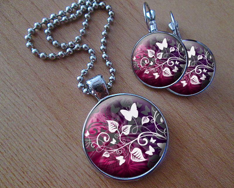 Sada náušniček a přívěsku 