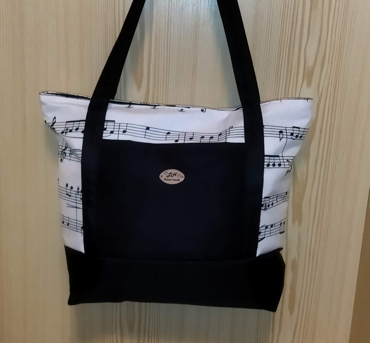 Taška-kabelka noty s černou 2