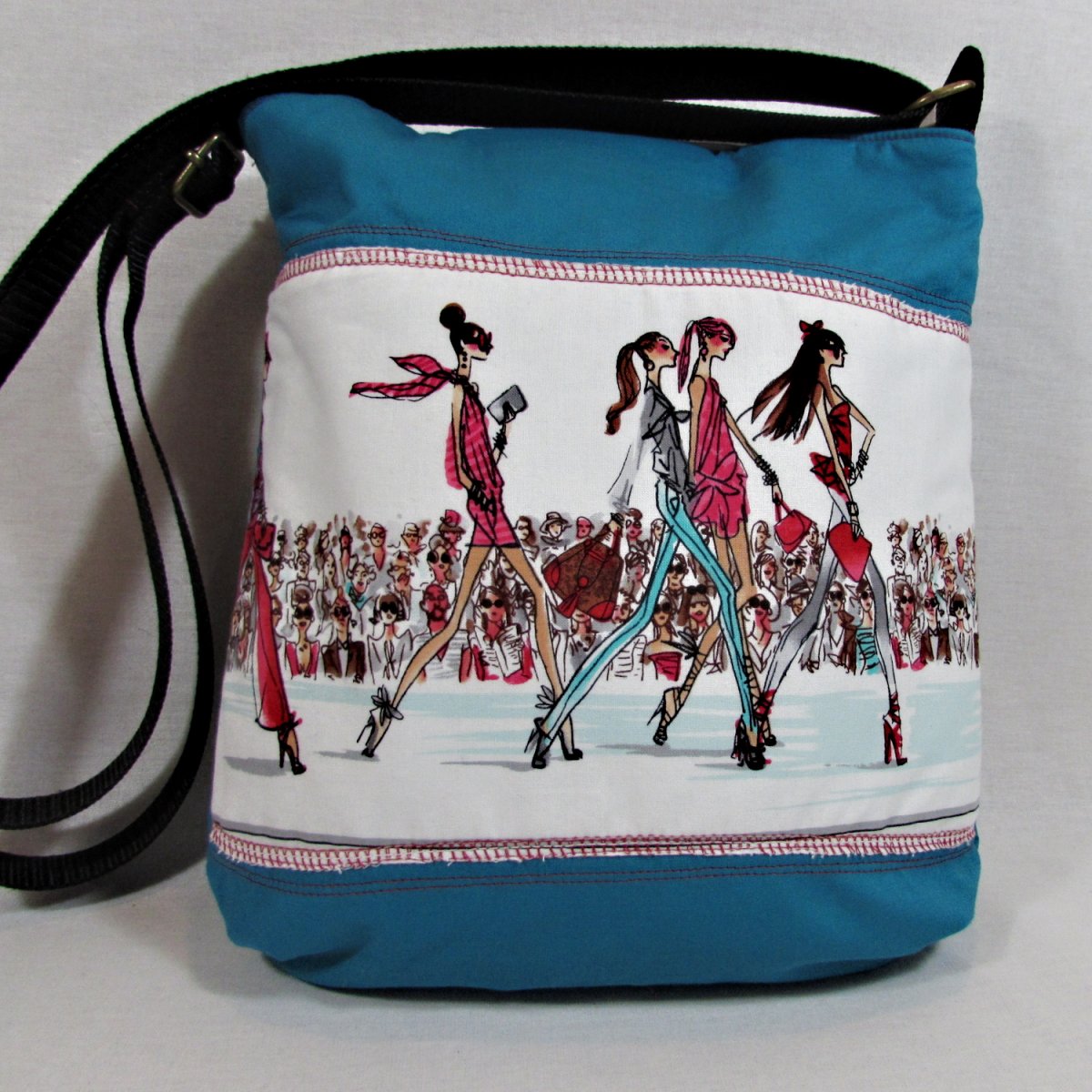 pidi kabelka-Dívky na nákupech