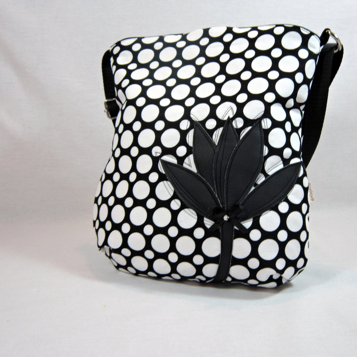 pidi kabelka-květina