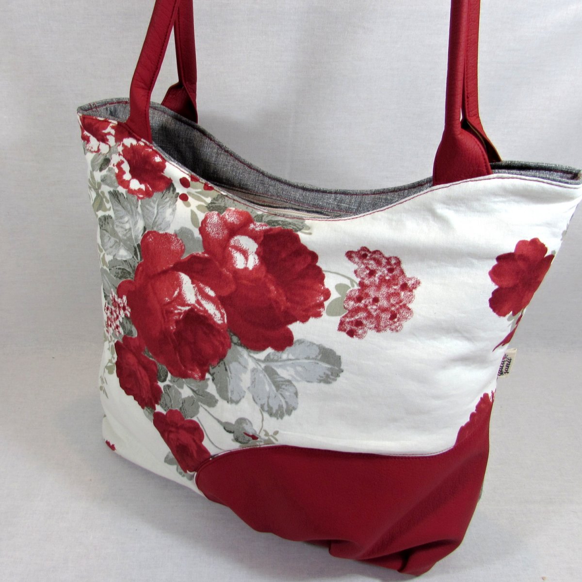 kabelka červená růže