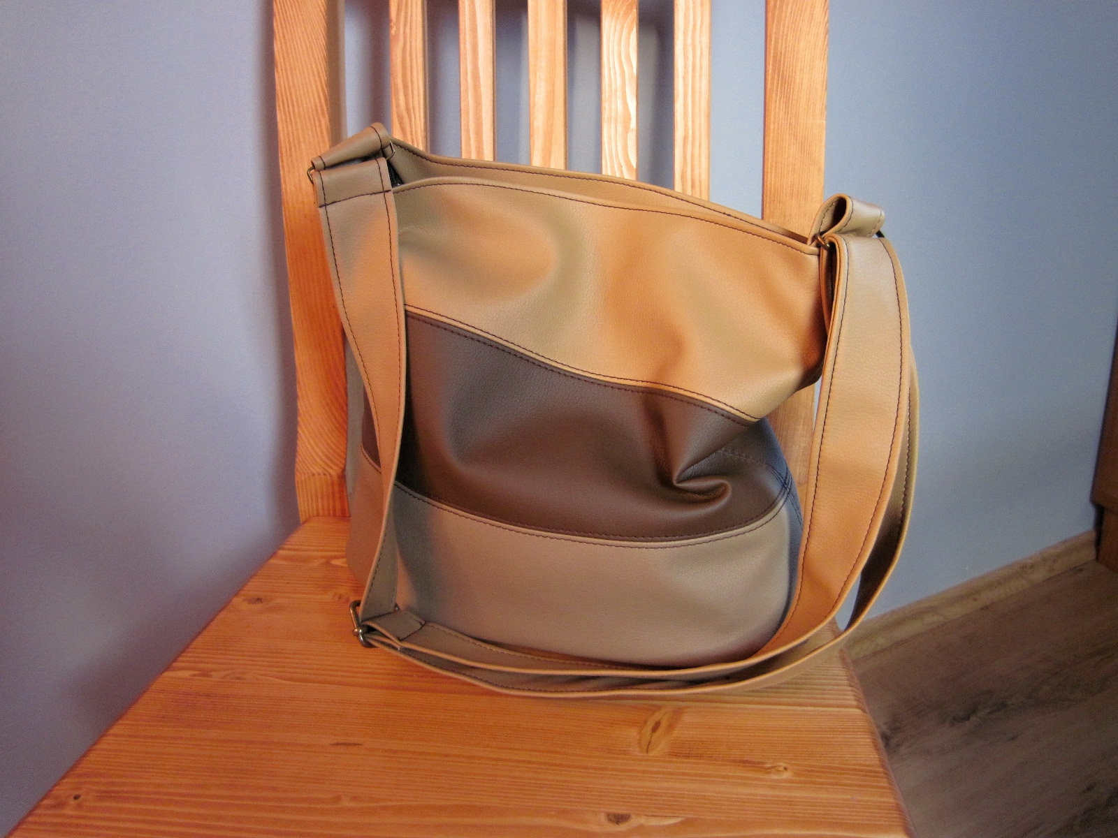 Vak malý pruhovaný hnědý