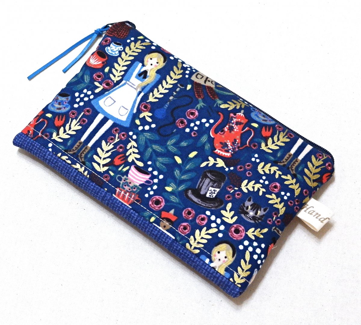 ALENKA V ŘÍŠI DIVŮ- taštička