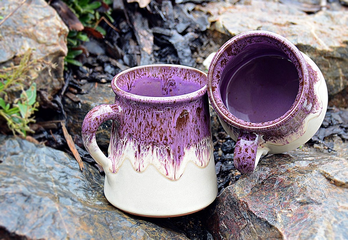 Keramický hrnek,,Velký Temelín,,fialkový.