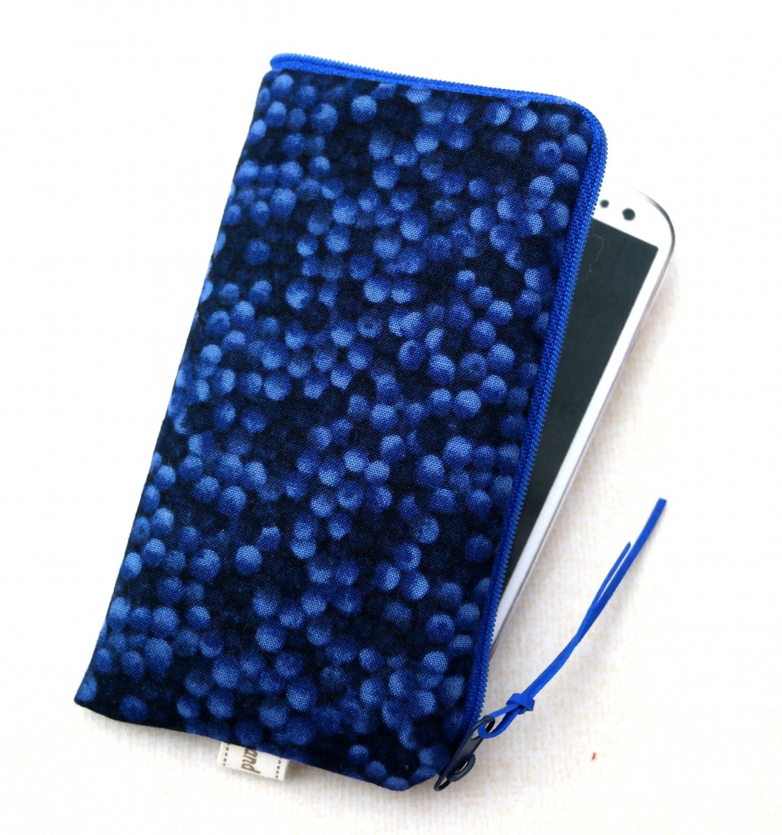 TMAVĚ MODRÉ PUNTÍKY -  obal na mobil