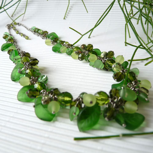 Lístečkový náhrdelník..