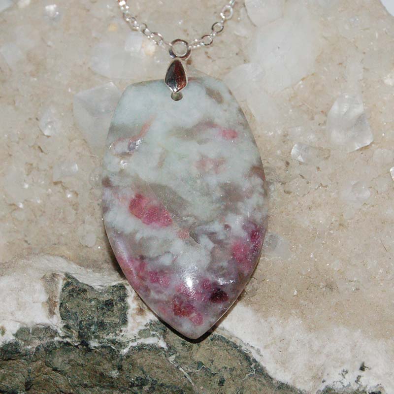 Náhrdelník s turmalínem