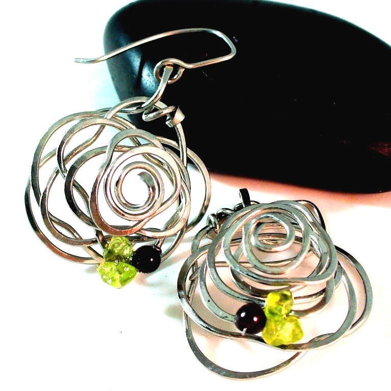 NÁUŠNICE  Kvetoucí růže z Jericha