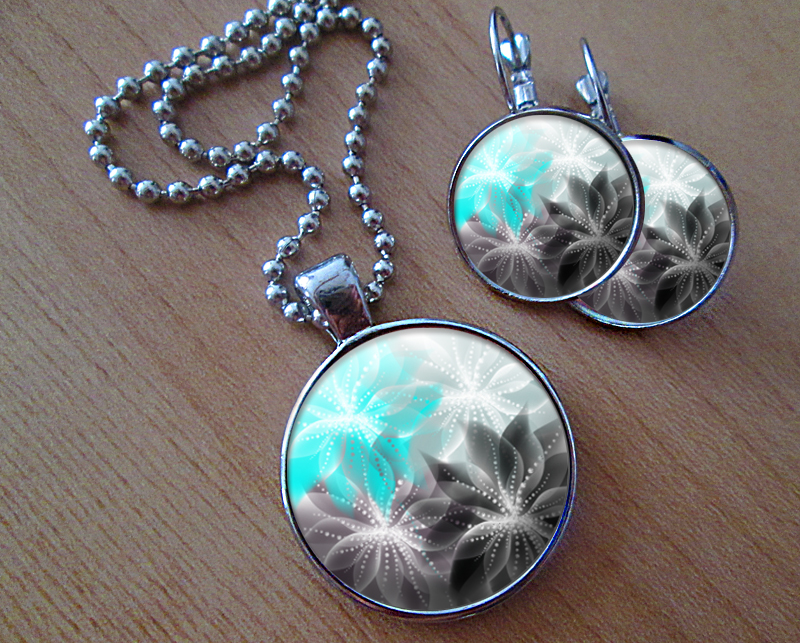 Sada náušniček a přívěsku 