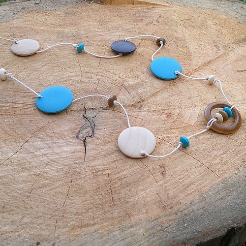 Tyrkysovo-hnědé dřevěné korále