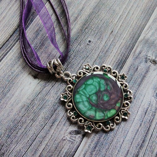 Náhrdelník s efektním přívěskem