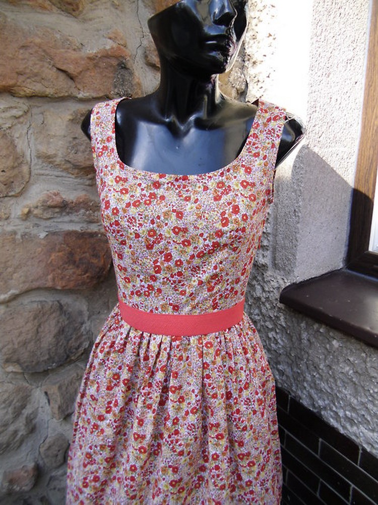 Bavlněné šaty rezaté,vel.40