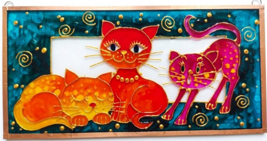 Ručně malovaná vitráž: Tři kočky 8x16cm