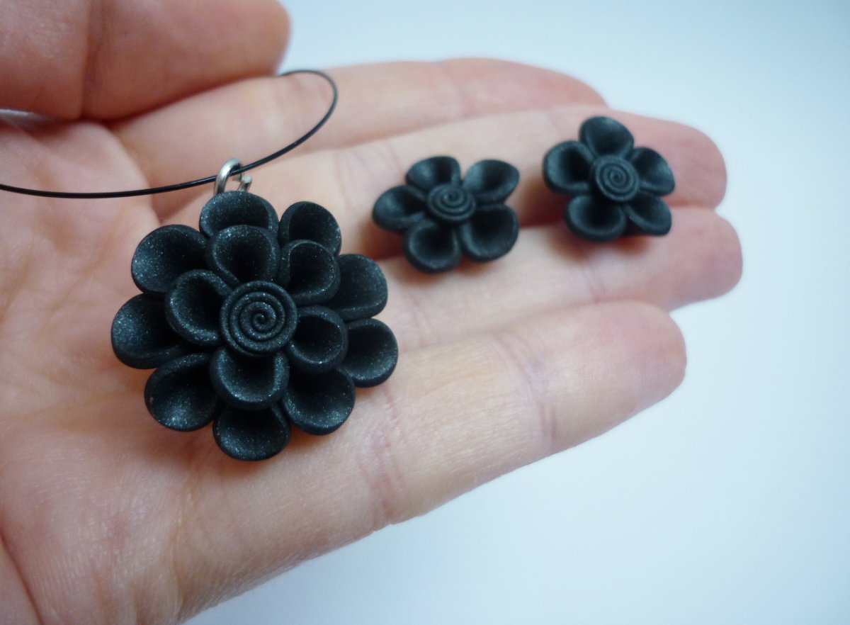 Set černé květiny