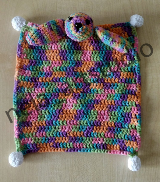 Háčkovaný usínáček zajíček