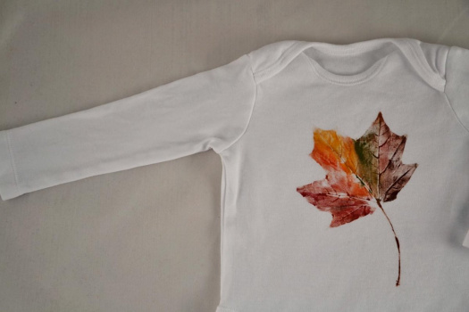 Dětské body s dl. rukávem a javor. listem,9-12 měs