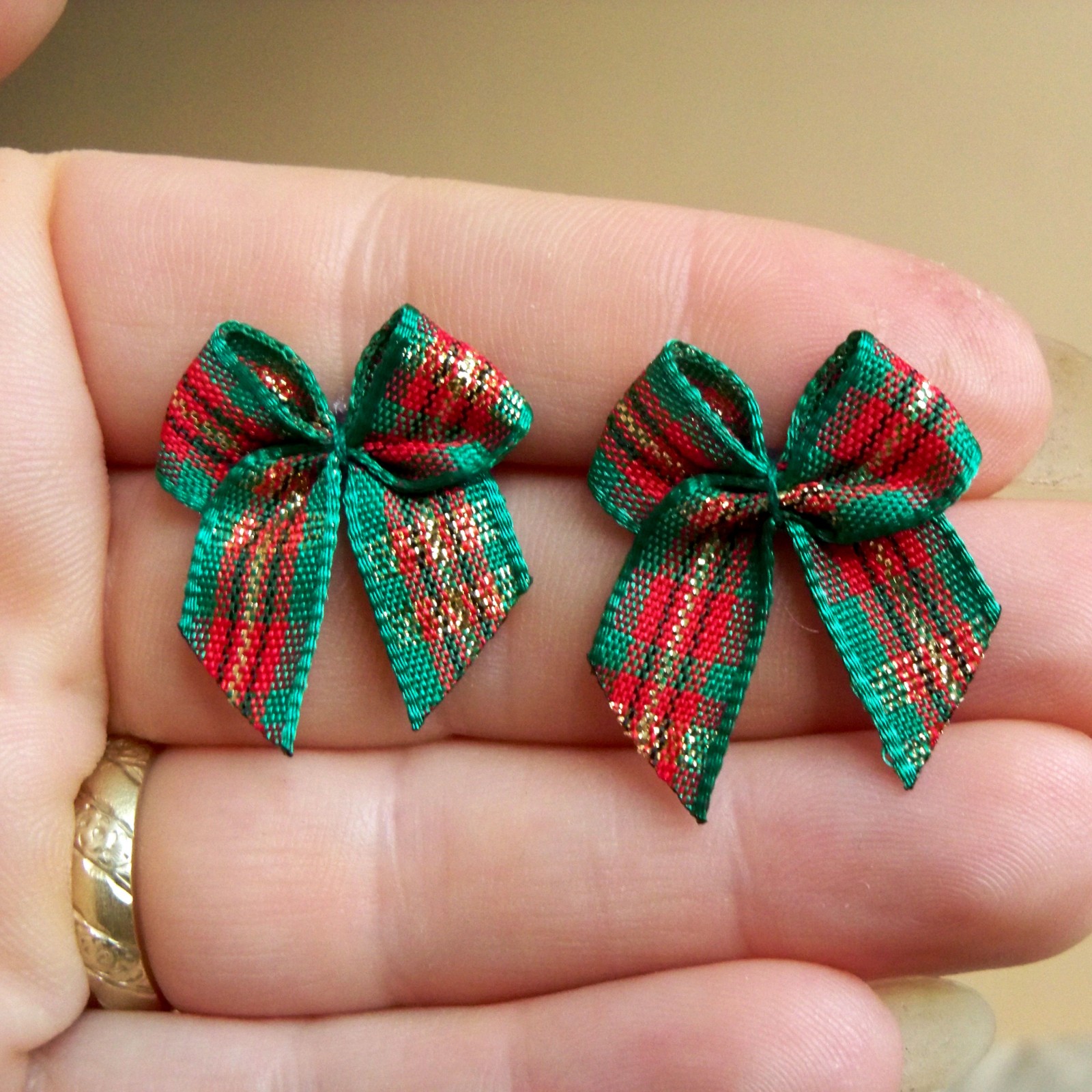 Veselé mašličky - náušnice puntík VAN3