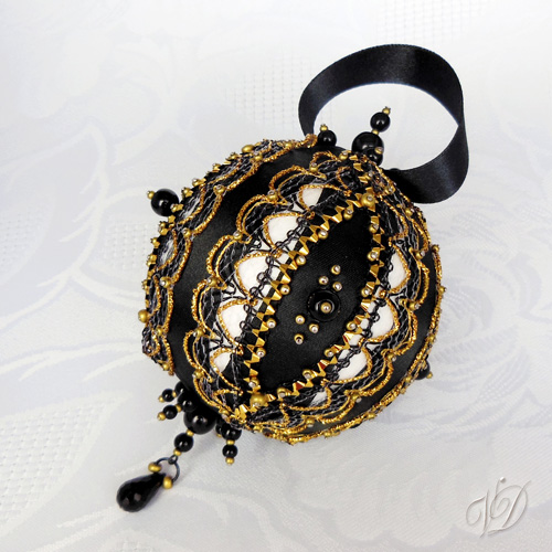 Originální vánoční ozdoba - Luxusní gagát protknutý zlatem