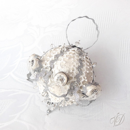 Originální vánoční ozdoba - Extravagantní danburit