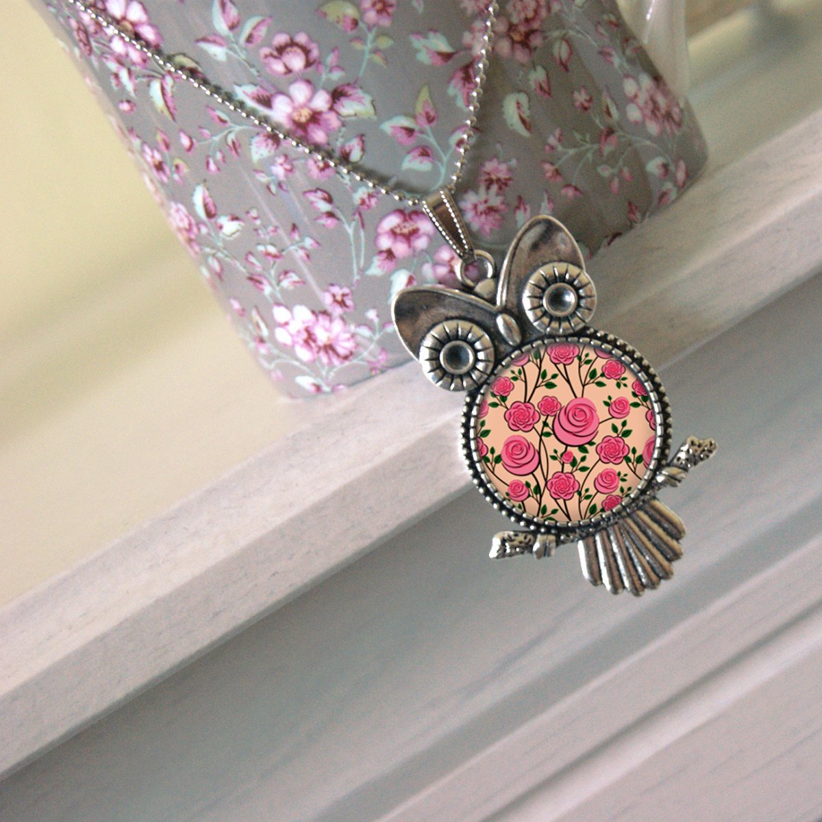 vintage růžičky - Platinová sova na krk