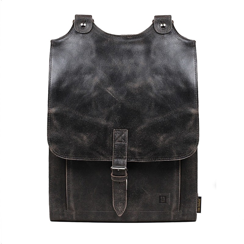 Prostorný kožený batoh šedý