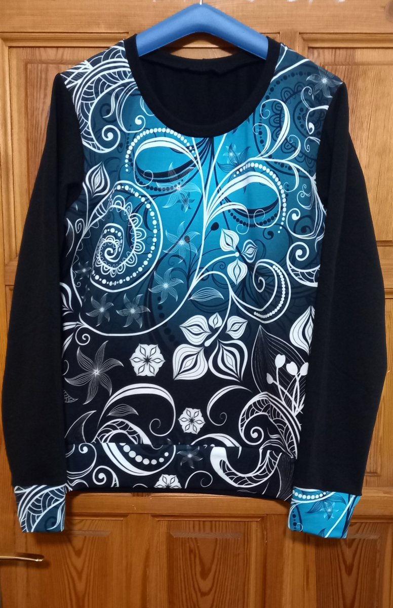 Mikina - velký květ, velikost L ***AKCE*** PLATÍ DO VYPRODÁNÍ ZÁSOB