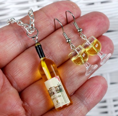 set - bílé víno a skleničky