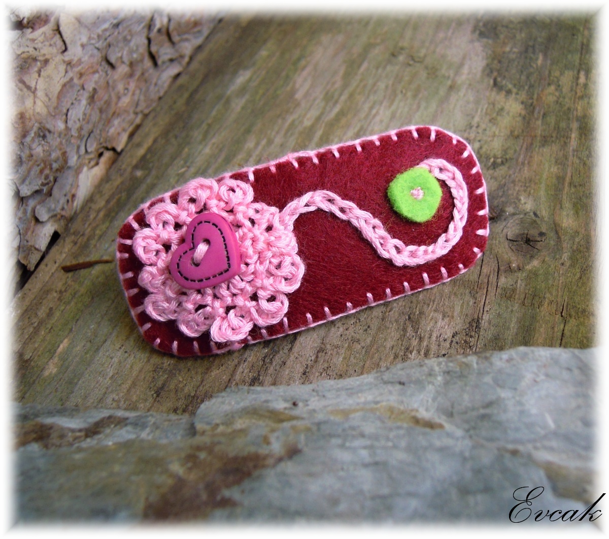 Spona do vlasů-vínová