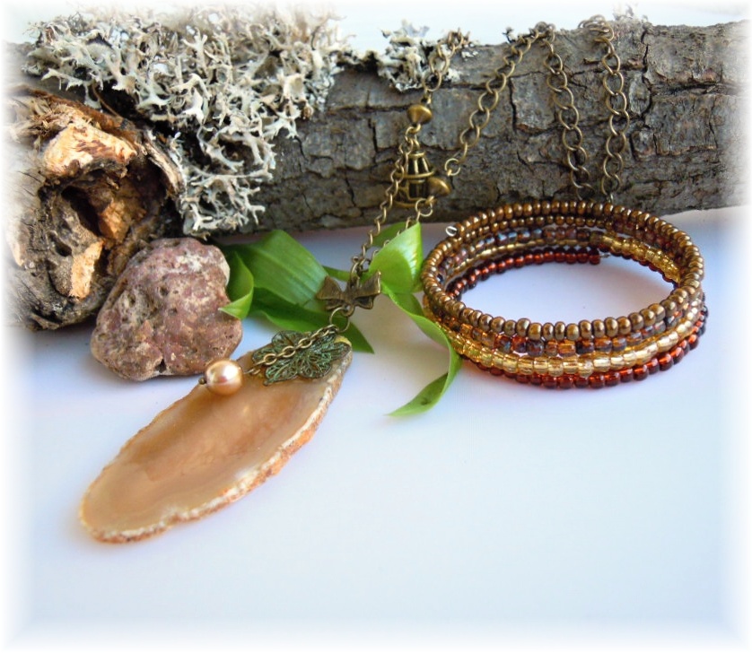 Sada s achátem a perličkou