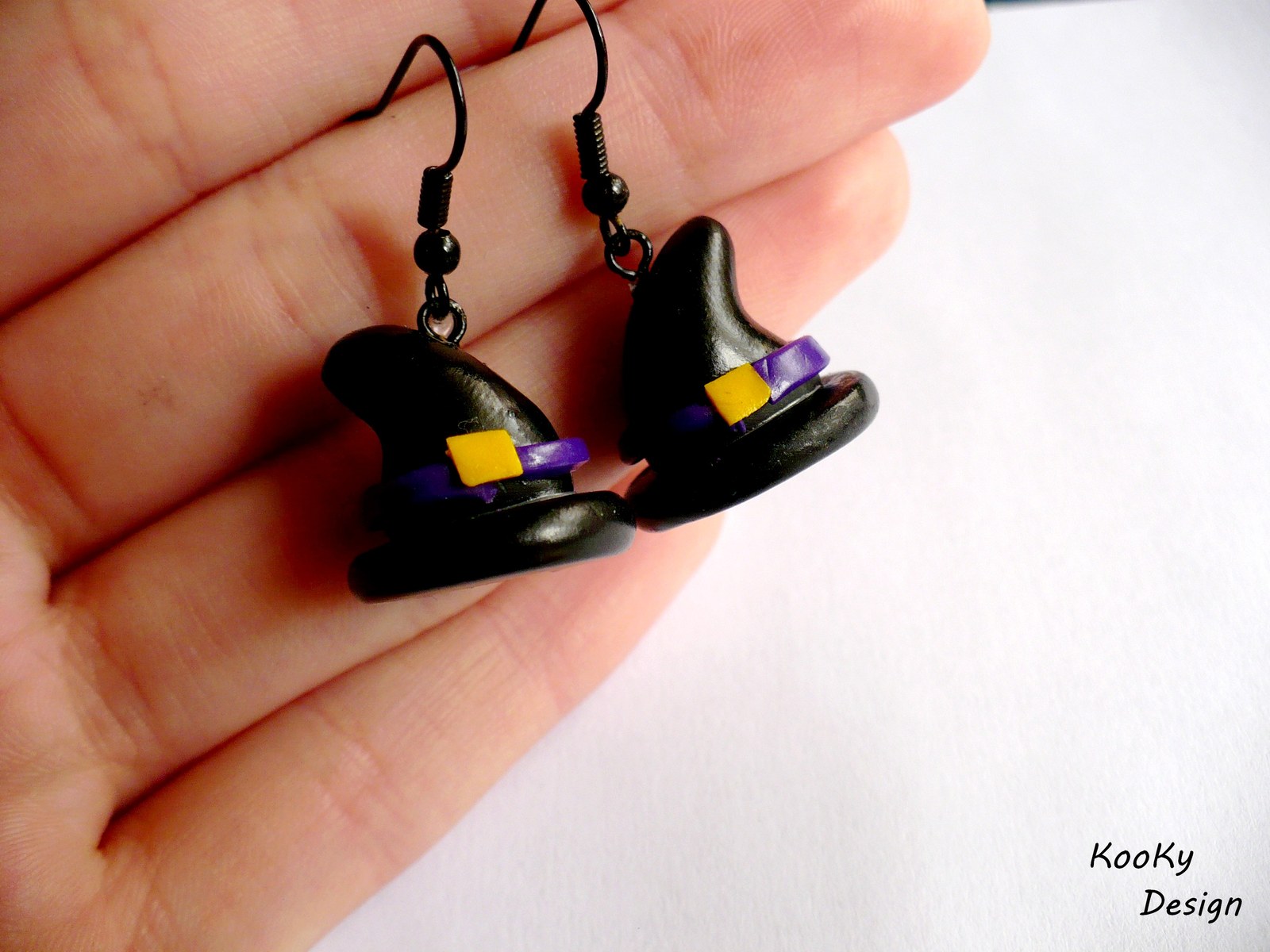 Visací náušnice - čarodějnické čepičky