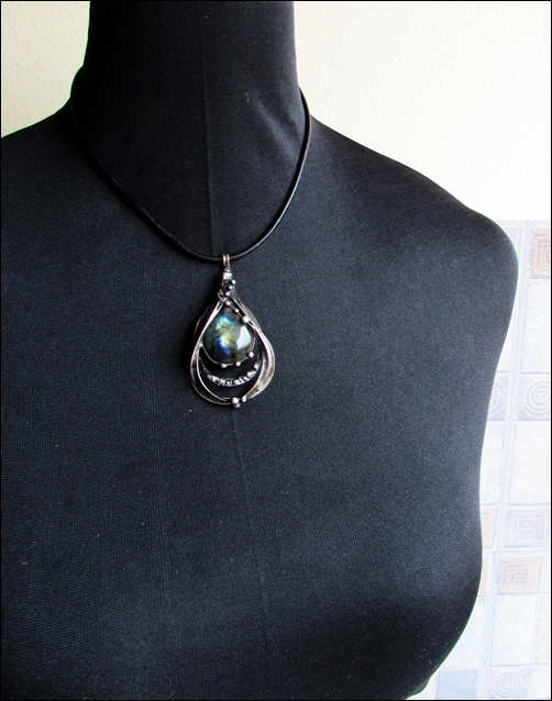 Náhrdelník s labradoritem