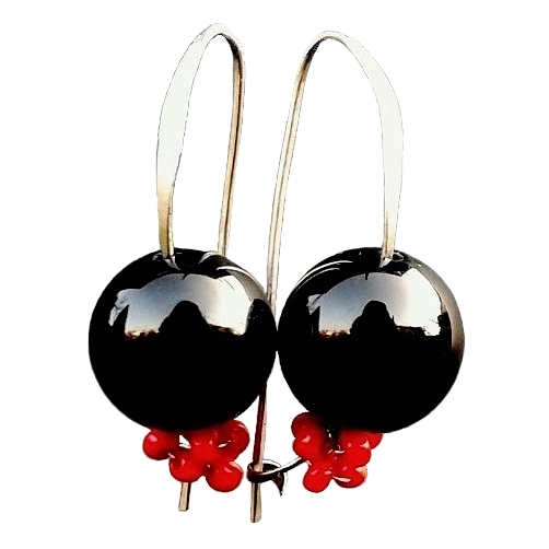 NÁUŠNICE Dozrávající třešně