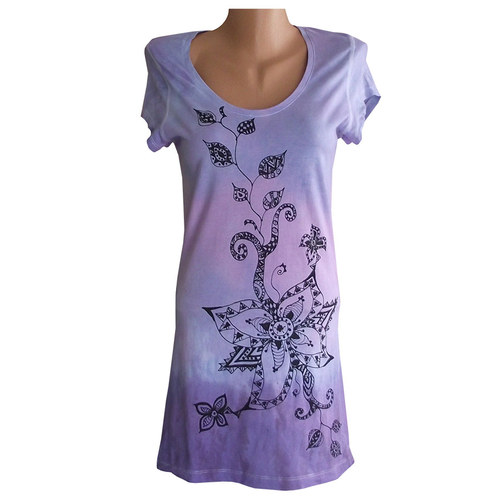 Dlouhé tričko přes legíny 