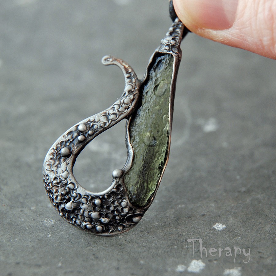 Žížalovec lahvozelený