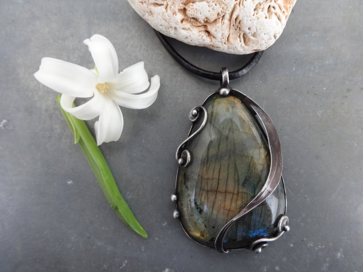 Beránci sbíhají do údolí a usínají