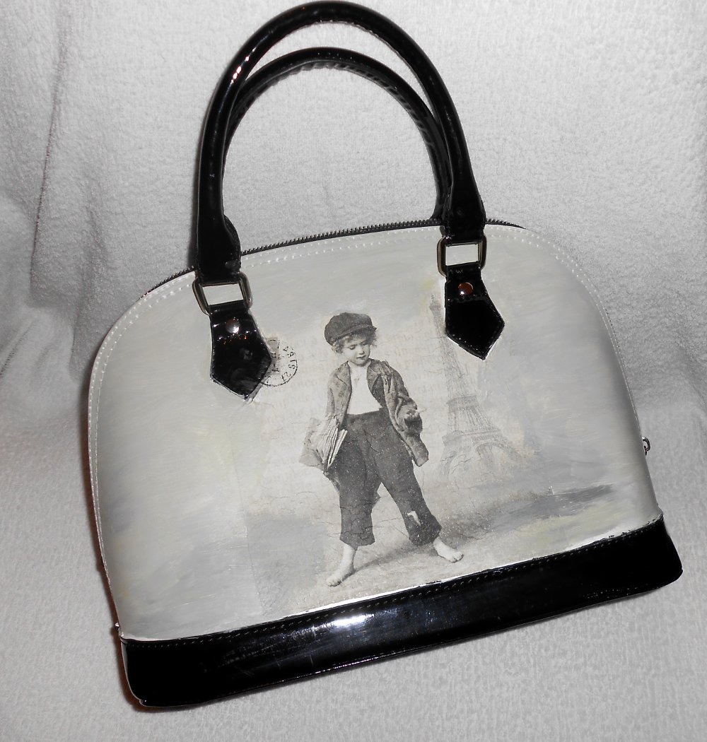 Kabelka - Chlapec v Paříži