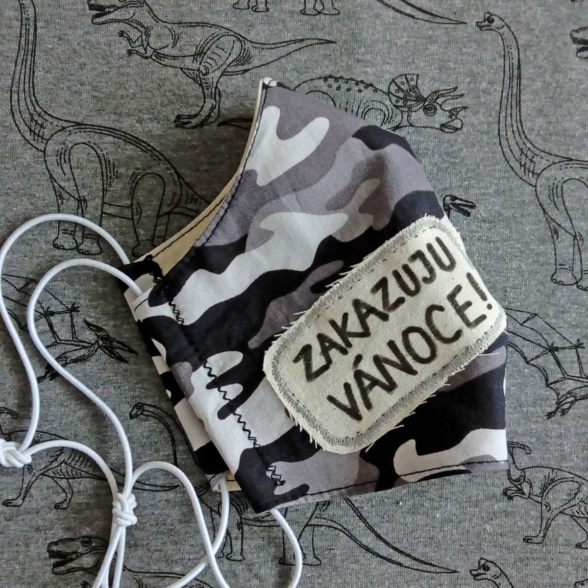 Maskáčová rouška Zakazuju Vánoce!