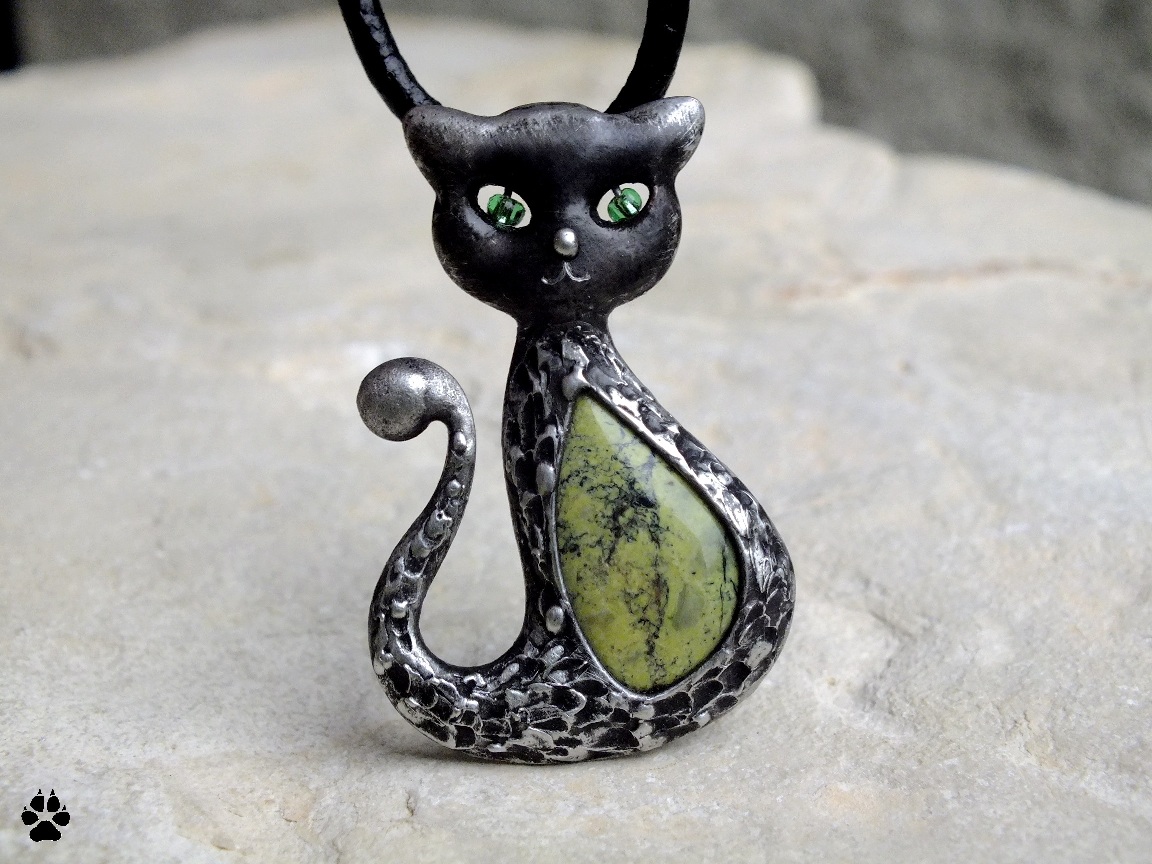 Kocourek Zelenoočko - serpentinit