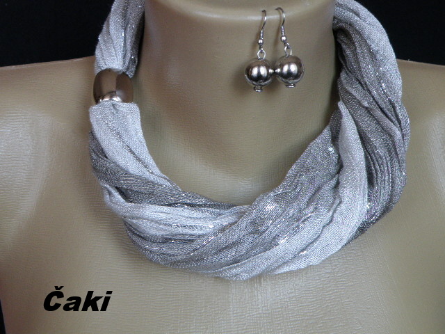 Krása šálového náhrdelníku