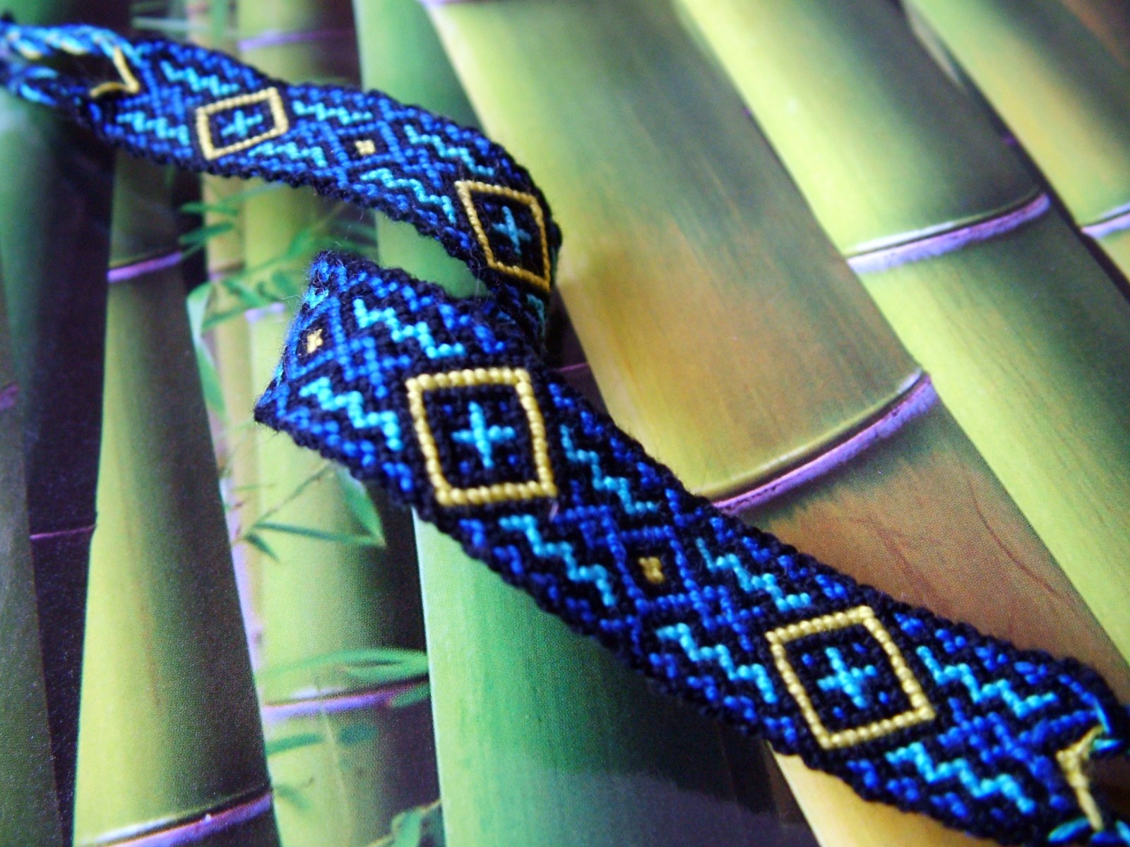 Barvený náramek č. 134