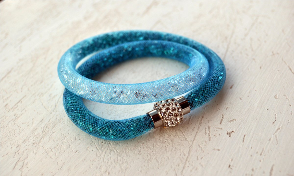 Dutinkový náramek se štrasem tyrkys
