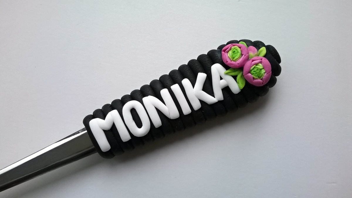 Jméno s kytičkou(18 cm)na přání